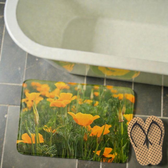 Kaliforniens diskettfoto badrumsmatta (Close-up photograph of California poppies bath mat. )