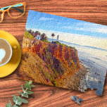 Kaliforniens fyr på Rocky Cliff Ocean Photo Pussel<br><div class="desc">skönheten hos denna färgstarka, vibranta Palos Verdes, CA-fyr, som fångades sent på eftermiddagen och genomsöktes av en klippa som förbisåg Stilla havet, ger inspiration när du arbetar med detta fantastiska fotografipussel. Gör en underbar gåva! Kommer i en speciell presentlåda. Du kan lätt anpassa det här pusslet. Var snäll och meddela...</div>
