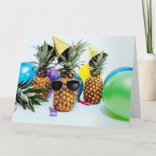 Kall ananas med det STORA födelsedagkortet för Kort