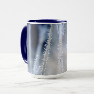 Kall en vinterfrost på kaffemuggen mugg