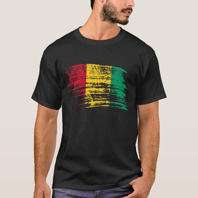 Kall guineansk flaggadesign t-shirt (Framsida)