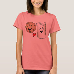 Kall kakor och mjölkväntecknad t-shirt