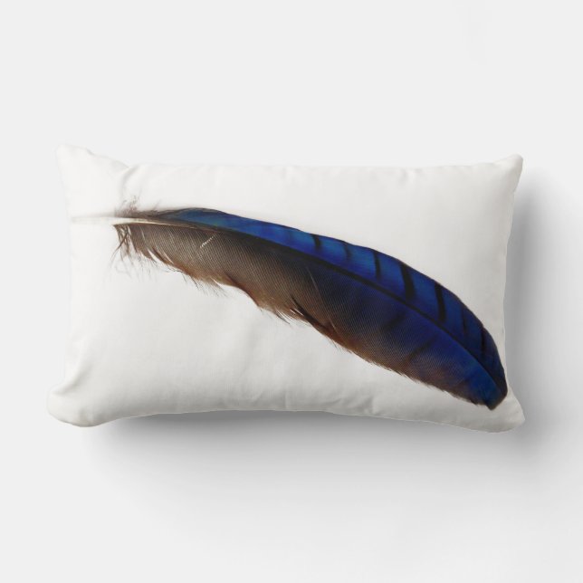 Kall modern blåttfjäder på vit lumbarkudde (Framsida)