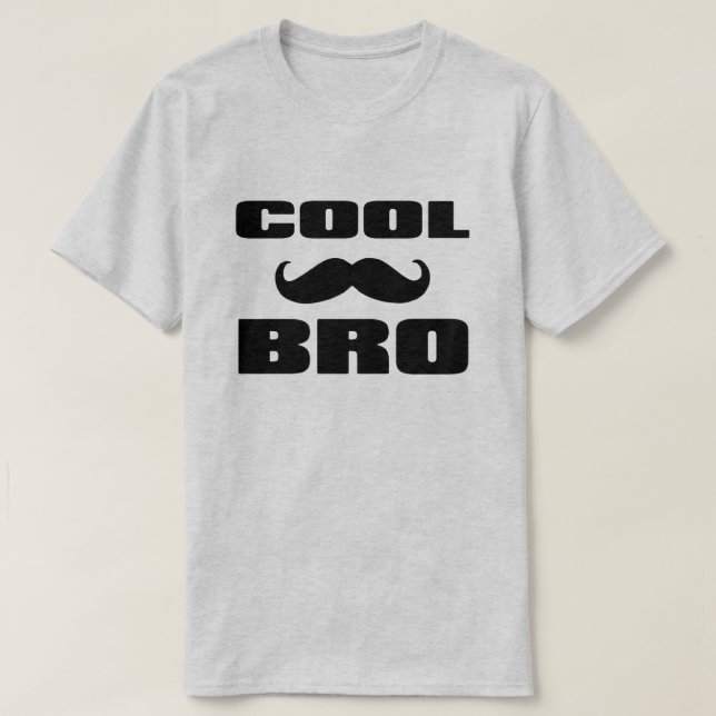 Kall mustasch Bro Tee (Design framsida)