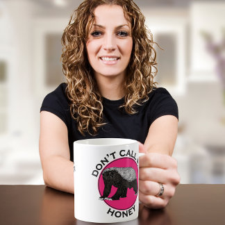 Kalla mig Honung Rosa Feminist Honey badger Art Kaffemugg