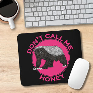 Kalla mig Honung Rosa Feminist Honey badger Art Musmatta