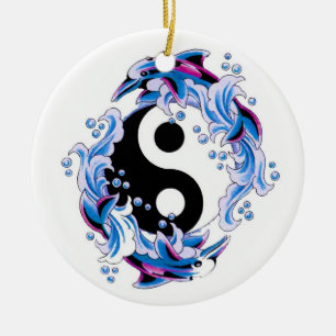 Kalla Yin Yang för tecknadtatueringsymbol delfiner Julgransprydnad Keramik