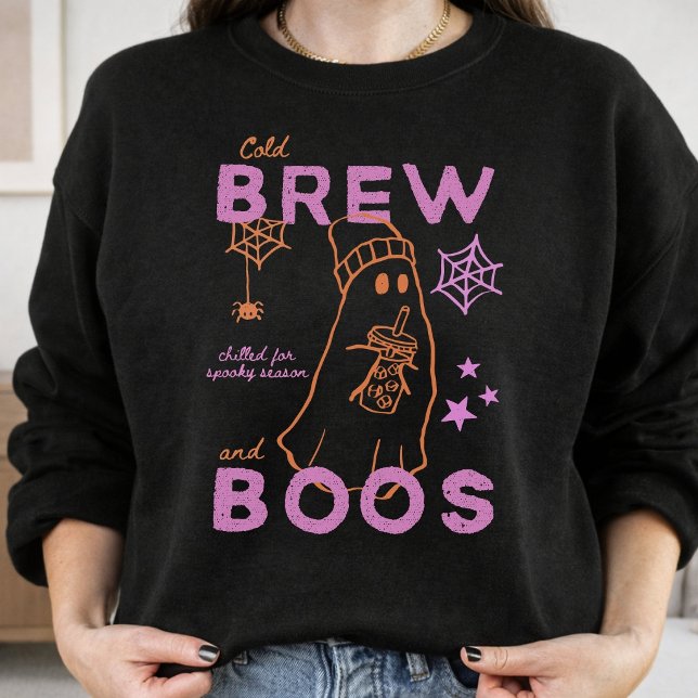 Kallbryggd och skrämda Rolig Halloween för kaffebr T Shirt (Skapare uppladdad)