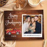 Kalligrafband Thanksgiving Lastbil Vykort<br><div class="desc">Modern Roligt Calligraphy Script. I vykortet Happy thanksgiving Instant Camera Stil Photo Helgdag innehåller Orange Play Craft Tape and Watercolor Vintage Red Lastbil med Pumpkins. Rustic Land Wood.</div>