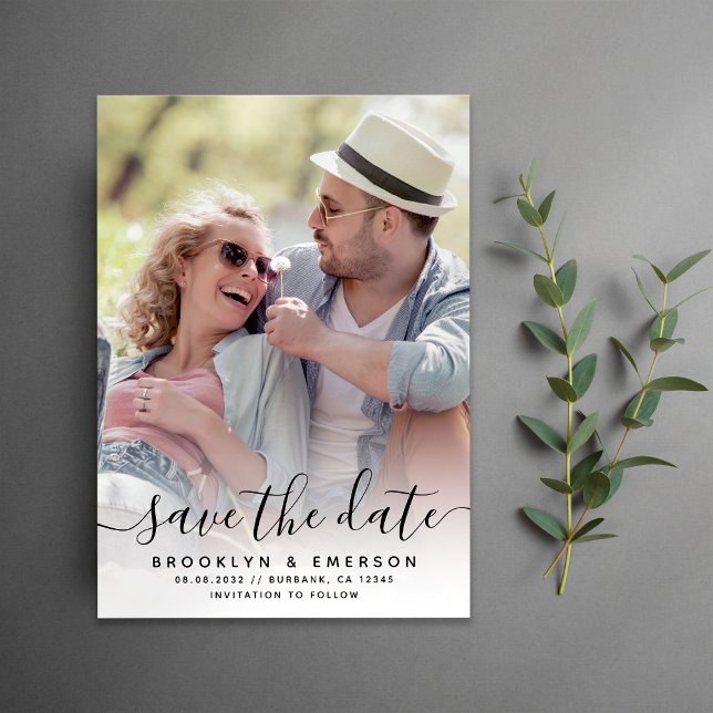 Kalligrafi manus foto bröllop spara datumet (Skapare uppladdad)