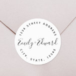Kalligrafi par Namn cirkulär Bröllop Adress Runt Klistermärke<br><div class="desc">Anpassningsbar-designade cirkulära returetiketter med personlig par/brid och rummets namn i modern manuell kalligrafi. Underbar för att dekorera bröllop kuvert,  gåvor,  favoriter,  nya hemannonser och mycket mer!</div>