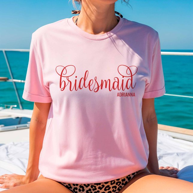 Kalligrafiskrift Röd Brudtjej  T Shirt (Skapare uppladdad)