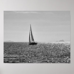 Kallt modernt foto av segelbåten i sommar poster