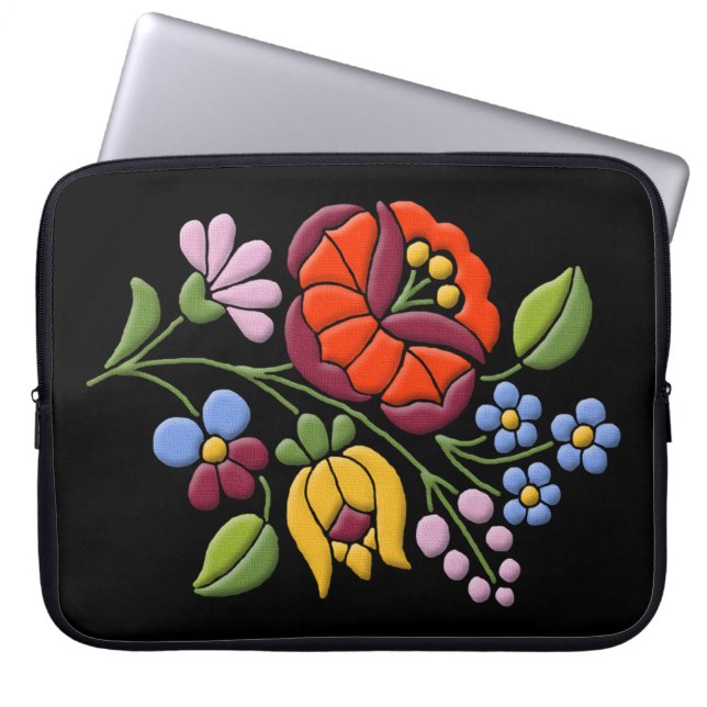 Kalocsa Embroidery - Ungersk folkkonssvart bg. Laptop Sleeve (Framsidan)