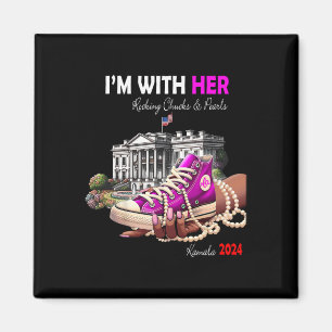 Kamala Harris 2024 Jag är med hennes Rocking Chuck Magnet