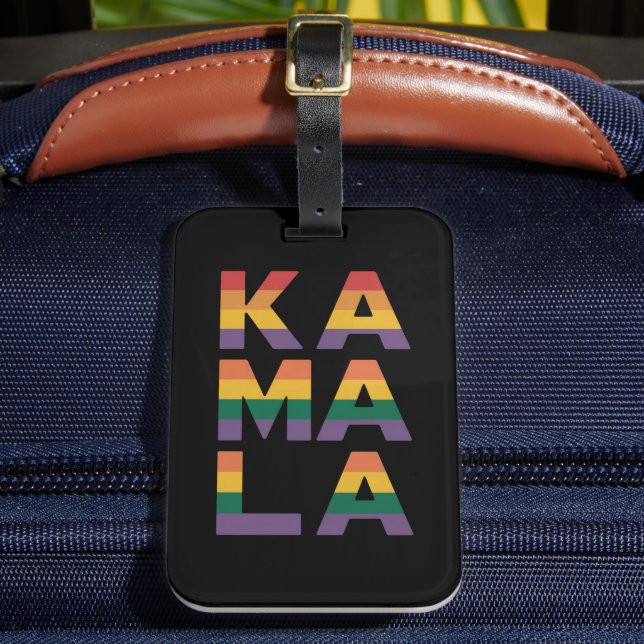 Kamala Harris 2024 Rainbow Flagga HBT T Bagagebricka (Framsida Insitu 2)