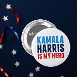 Kamala Harris är Min Hero Politik Knapp<br><div class="desc">Kamala Harris är knappen My Hero. För alla svarta och indiska kvinnor där ute som ser en förebild för Kamala Harris i vita huset som vicens president som inspiration för flickor överallt.</div>