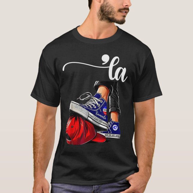 Kamala Harris Comma La Stepping on Mega Hat T Shirt (Framsida)