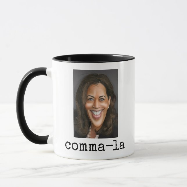 Kamala Harris (Det är comma-la) Mugg (Vänster)