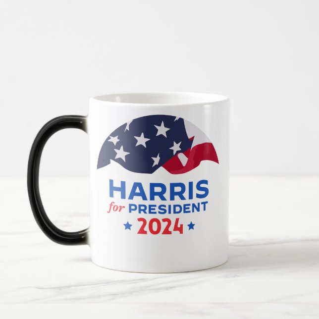 Kamala Harris För president 2024 Amerikanska flagg Magisk Mugg (Vänster)