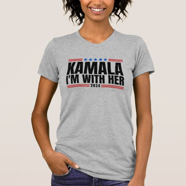 Kamala Harris I's med hennes Kamala Harris 2024 T Shirt (Framsida)
