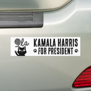 Kamala Harris President 2024 Comma La Cat and Yarn Bildekal