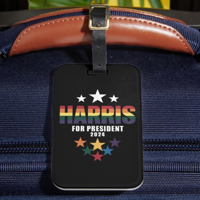 Kamala Harris Rainbow Gay pride HBT-val 2024 Bagagebricka (Framsida Insitu 2)