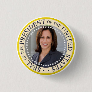 Kamala presidents- Harris klämmer fast Knapp