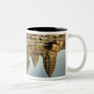 Kambodja, Angkor Wat. Reflex av tempel Två-Tonad Mugg