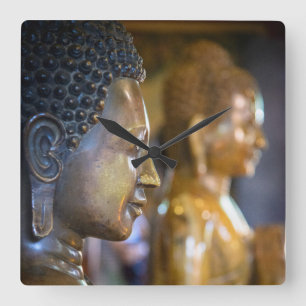 Kambodja, Phnom Penh. Buddha-statyer Fyrkantig Klocka