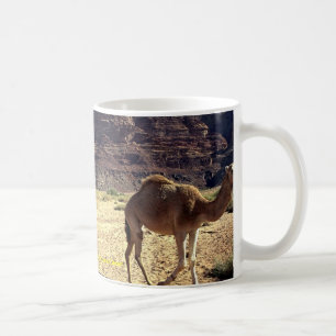 Kamel i öknen av Wadirom, Jordanienöken Kaffemugg