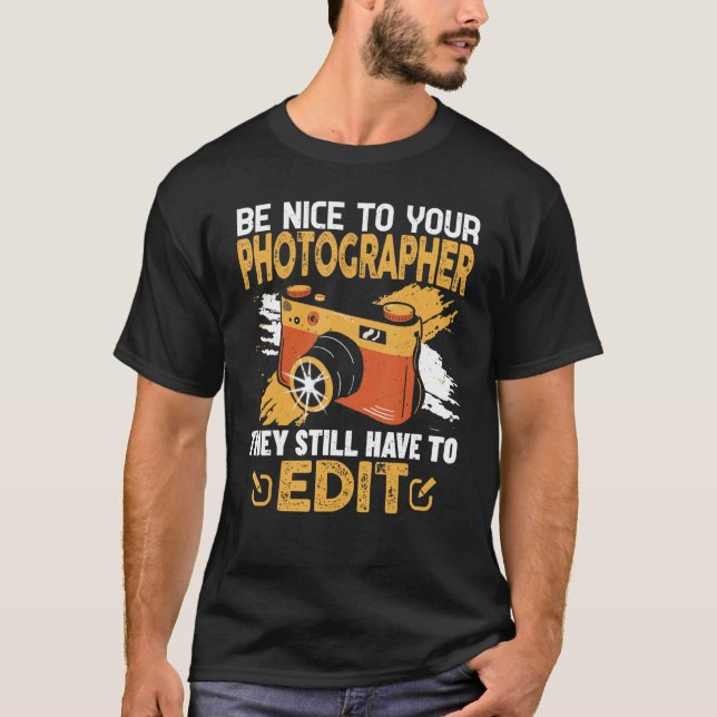 Kameramanfotona säger att det är mycket trevligt a t shirt (Framsida)