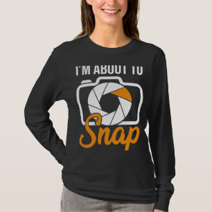 Kameramotografer som jag är på väg att fästa fotog t shirt