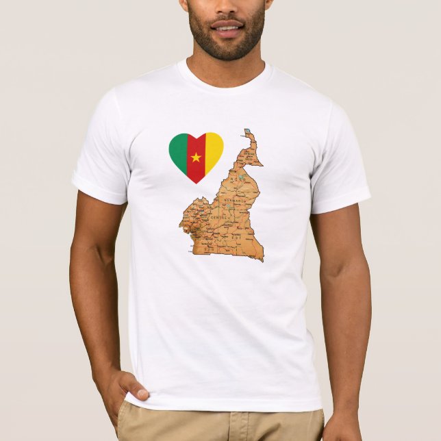 Kameroon Flagga Heart och Karta T-Shirt (Framsida)