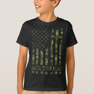 Kamouflage amerikansk flagga Tro över rädsla Krist T Shirt