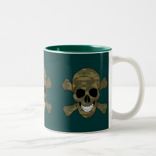 Kamouflage Skull och korsben Mugg
