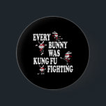 Kamp mot krigshandlingar vid start av träningsprax knapp<br><div class="desc">Kampträning för martialkonst strider varje kanal bekämpade Taekwondo Karate Bunny Uni Vuxen Black Kortärmad Clic Fit Small</div>