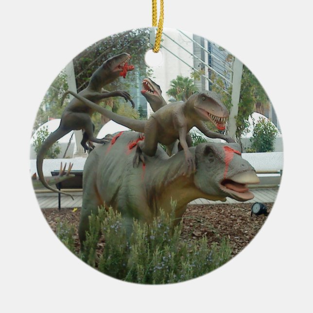 Kampen mot Dinosaur Ornament (Framsidan)