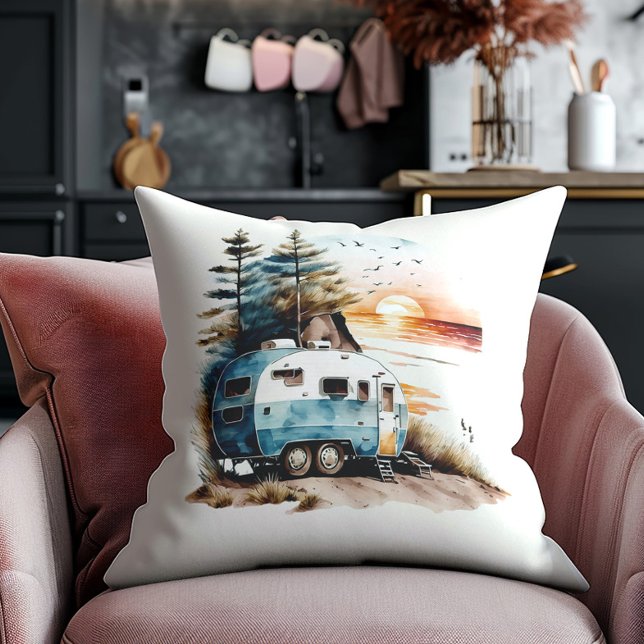 Kamper Vacation Sunset Beach Kudde (Camper on the beach at sunset decorator pillow.)