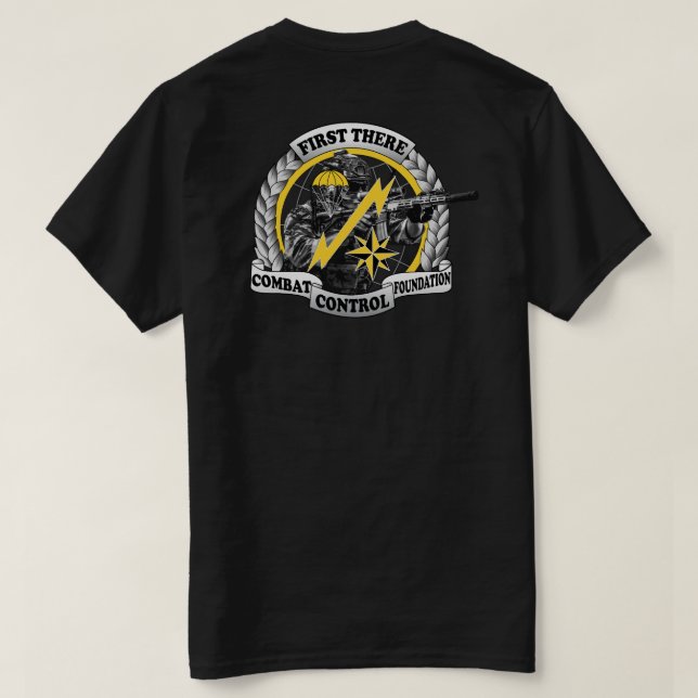 Kampkontroll. RÖD fredag. Bär rött.  T Shirt (Design baksida)