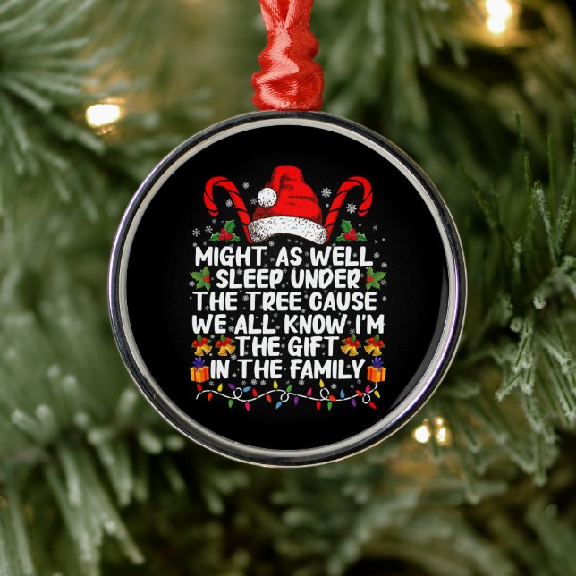 Kan lika gärna sova under julgåvan i Träd Julgransprydnad Metall (Träd)