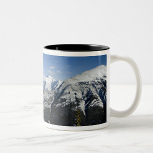 Kanada, Alberta, Banff. Vy över Bow Valley Två-Tonad Mugg