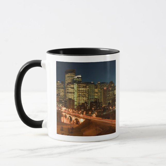 Kanada, Alberta, Calgary: Calgary i centrala stade Mugg (Vänster)
