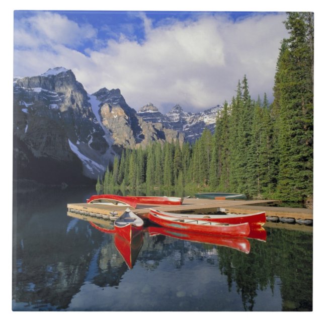 Kanada, Alberta, Moraine Lake. Den glassiga Kakelplatta (Framsidan)