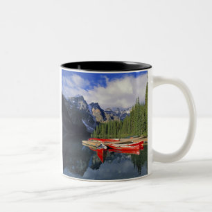 Kanada, Alberta, Moraine Lake. Den glassiga Två-Tonad Mugg