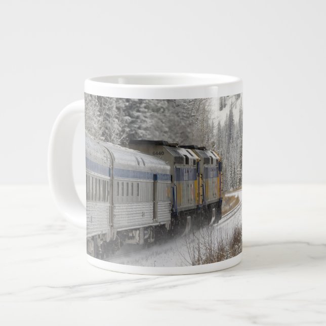 Kanada, Alberta. VIA Rail Snow Train mellan Jumbo Mugg (Framsida vänster)