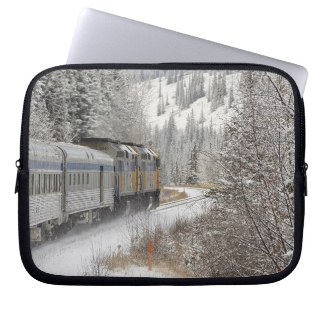 Kanada, Alberta. VIA Rail Snow Train mellan Laptop Fodral (Framsidan)