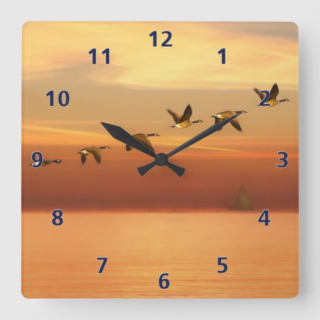 Kanada Geese in Flight at Sunset Fyrkantig Klocka (Framsida)