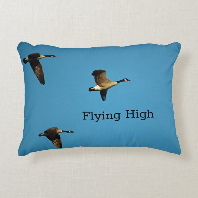 Kanadensiska gäss under flygning prydnadskudde (Framsidan)