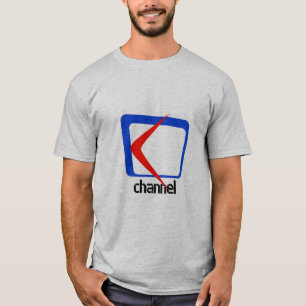 "Kanalgrafik T-Shirt med blå och röd design"